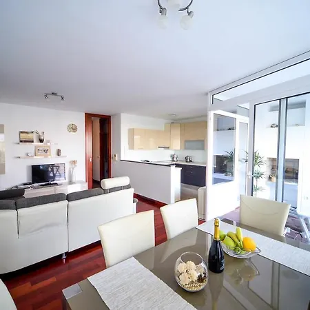 Mahagony Deluxe * 자다르