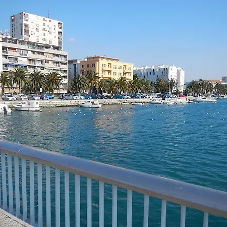 아파트 Mahagony Deluxe