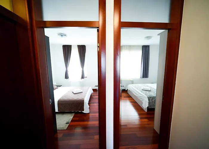 Mahagony Deluxe Zára